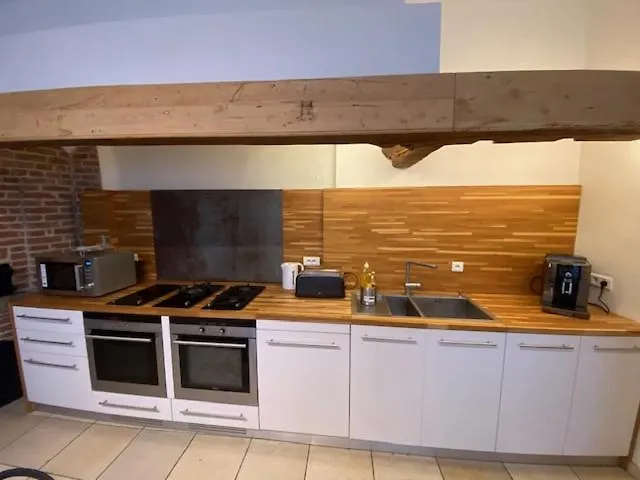 Hotel Chez Victor H *